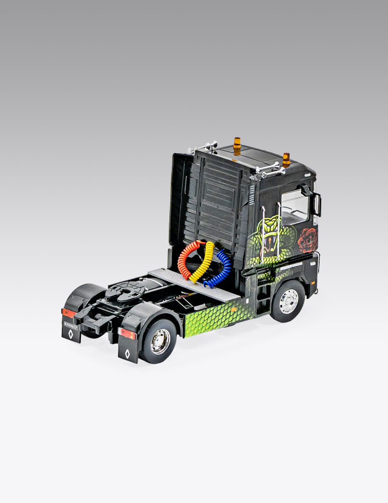 Renault AE 500 MAGNUM - Diferente a todos, fiel a sí mismo